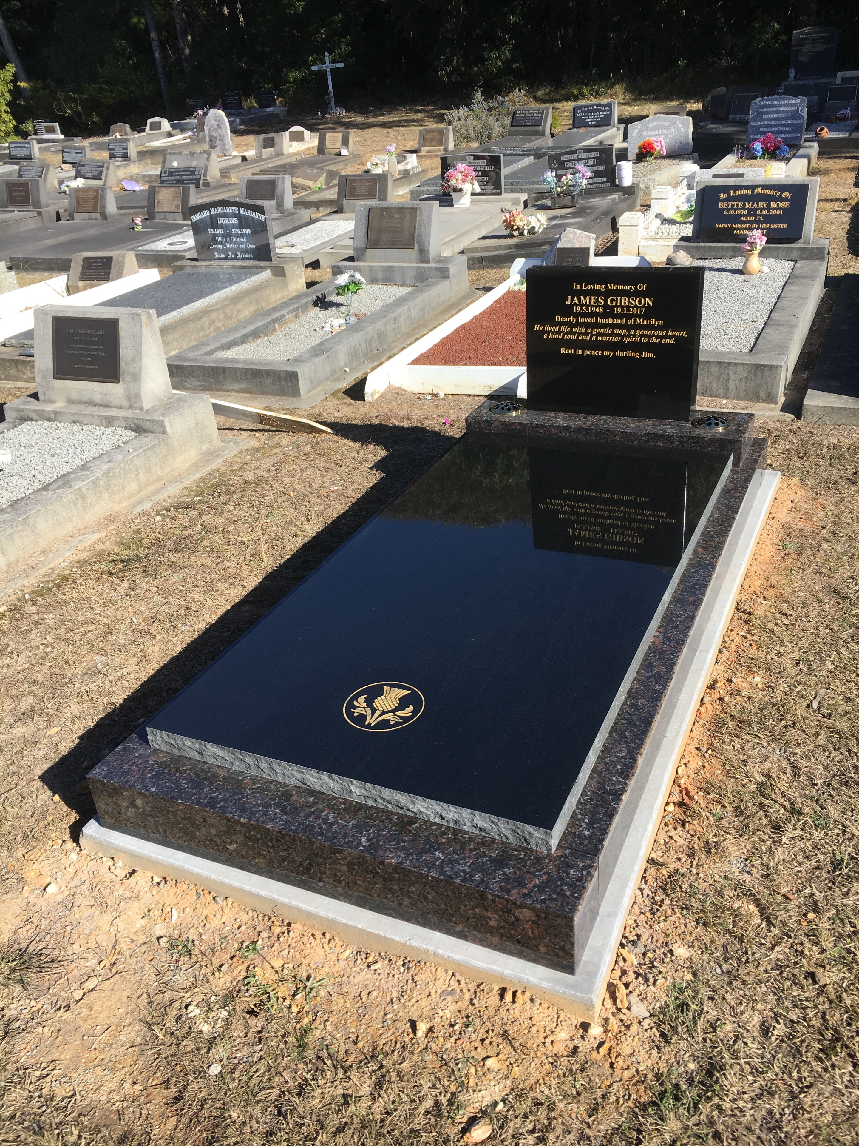 Grave memorial example 11