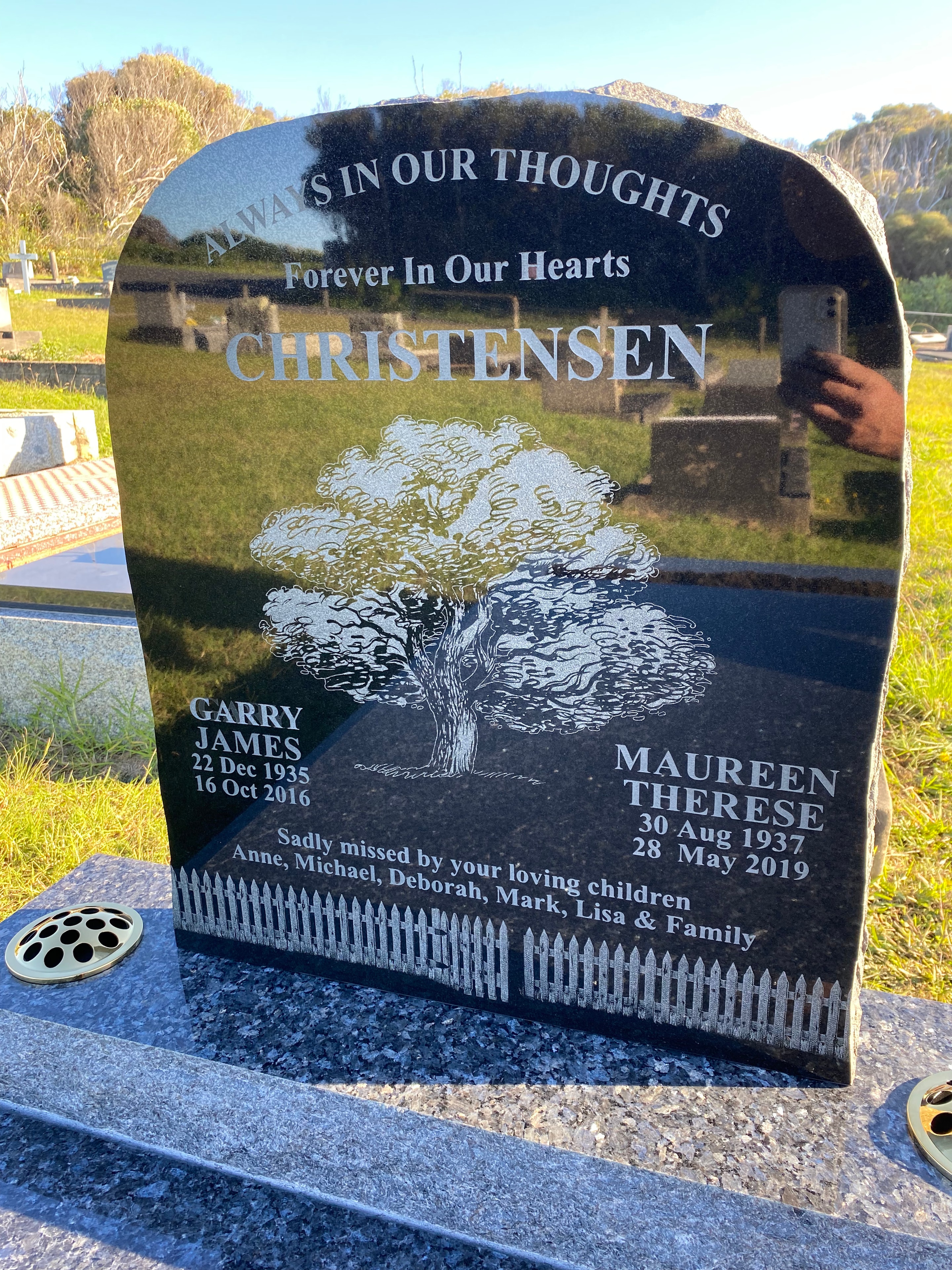 Grave memorial example 14