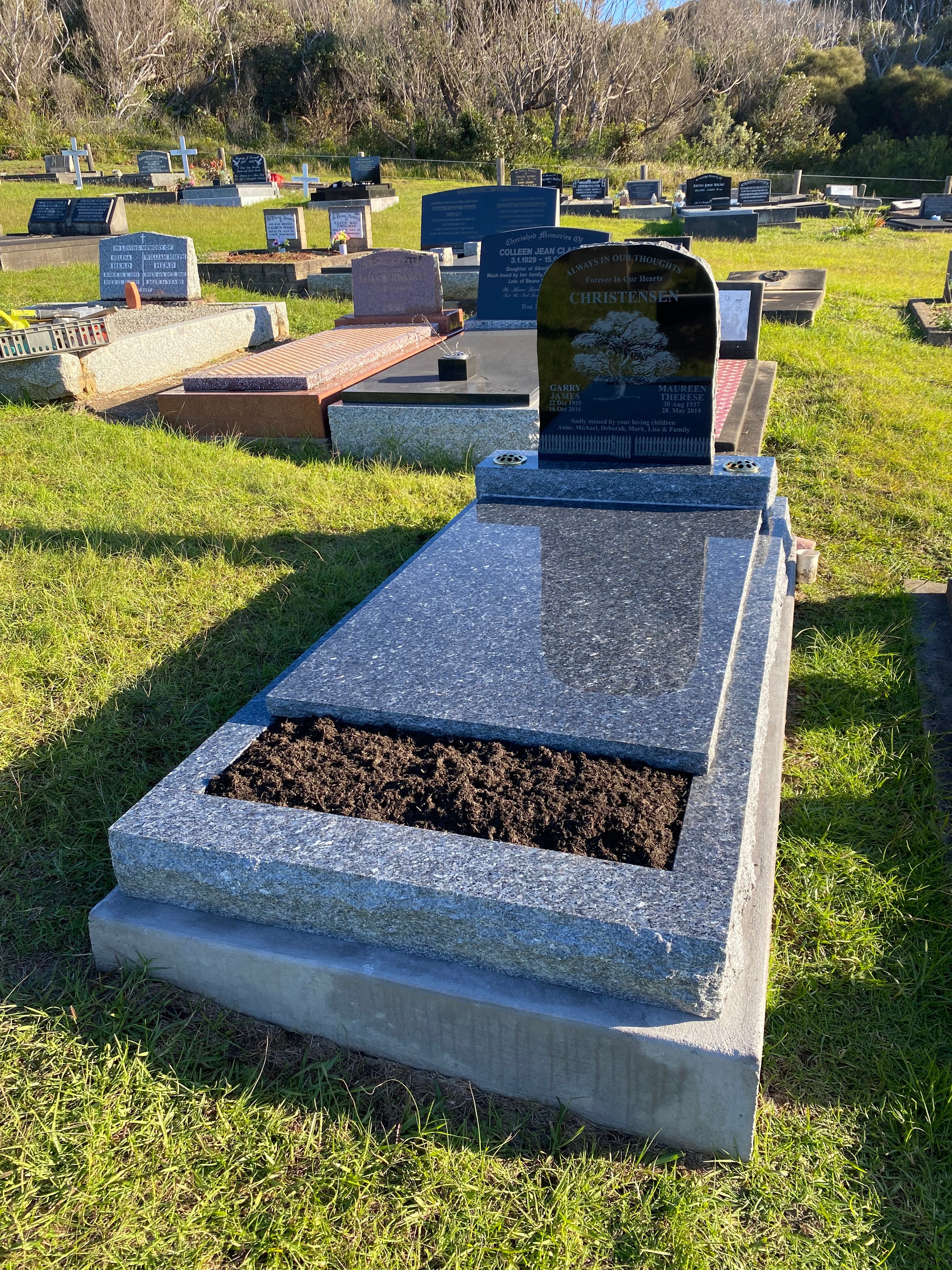 Grave memorial example 16