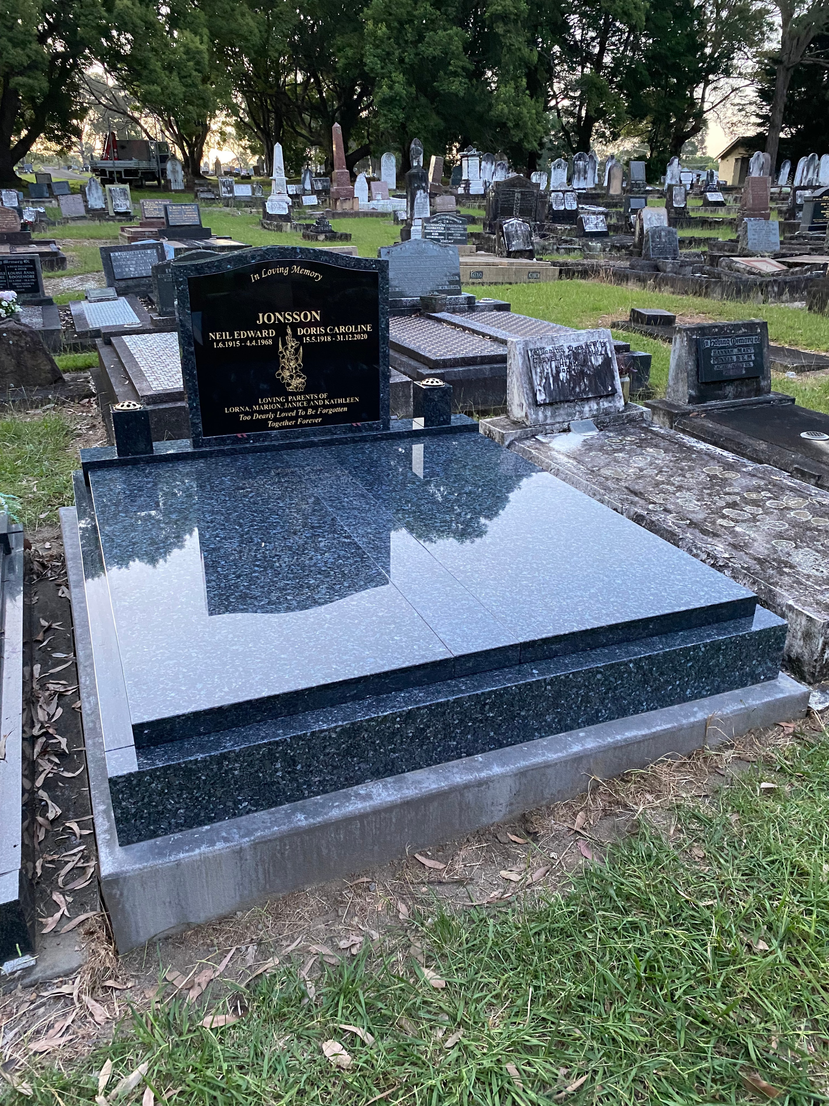 Grave memorial example 18