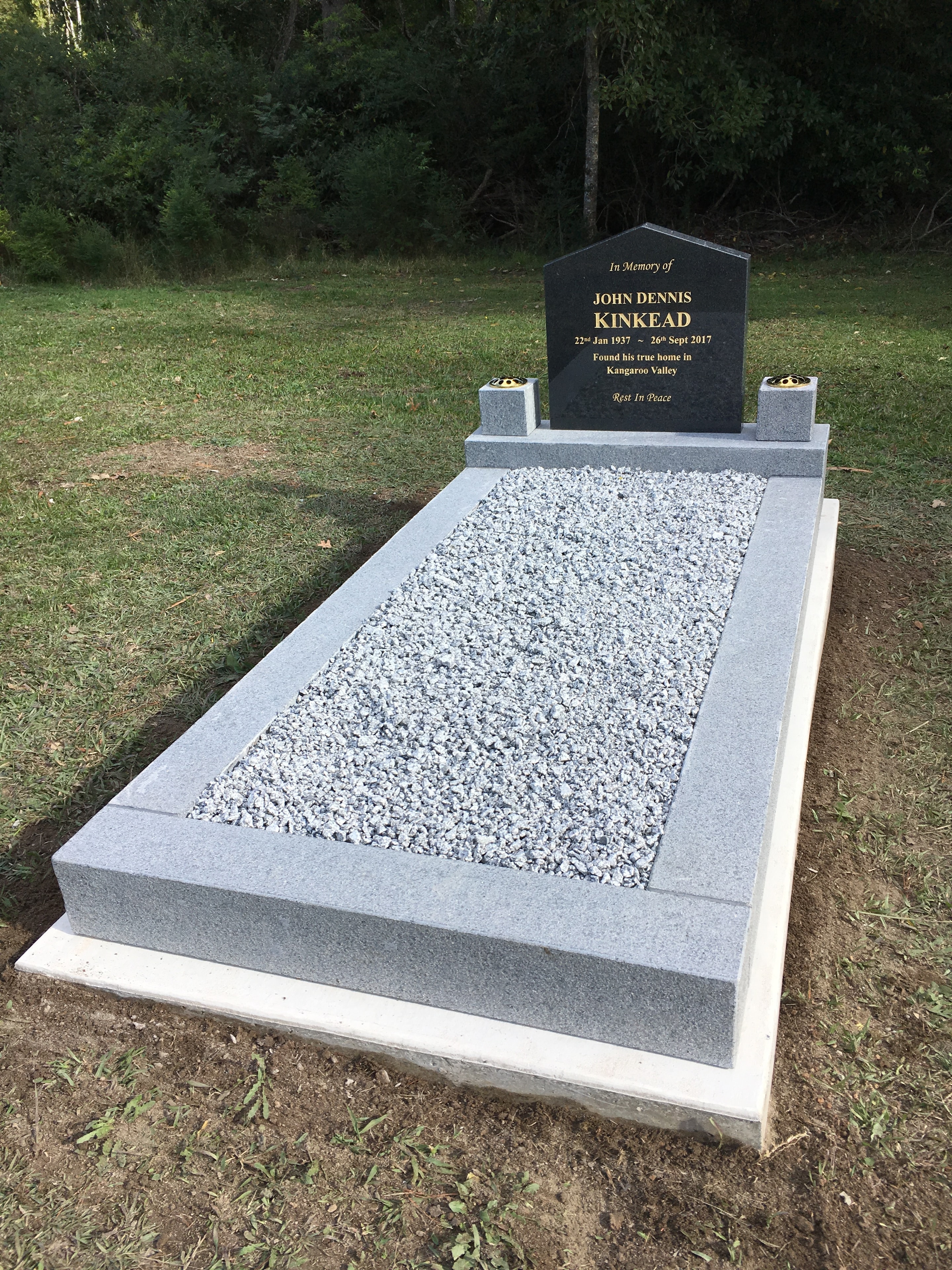 Grave memorial example 24