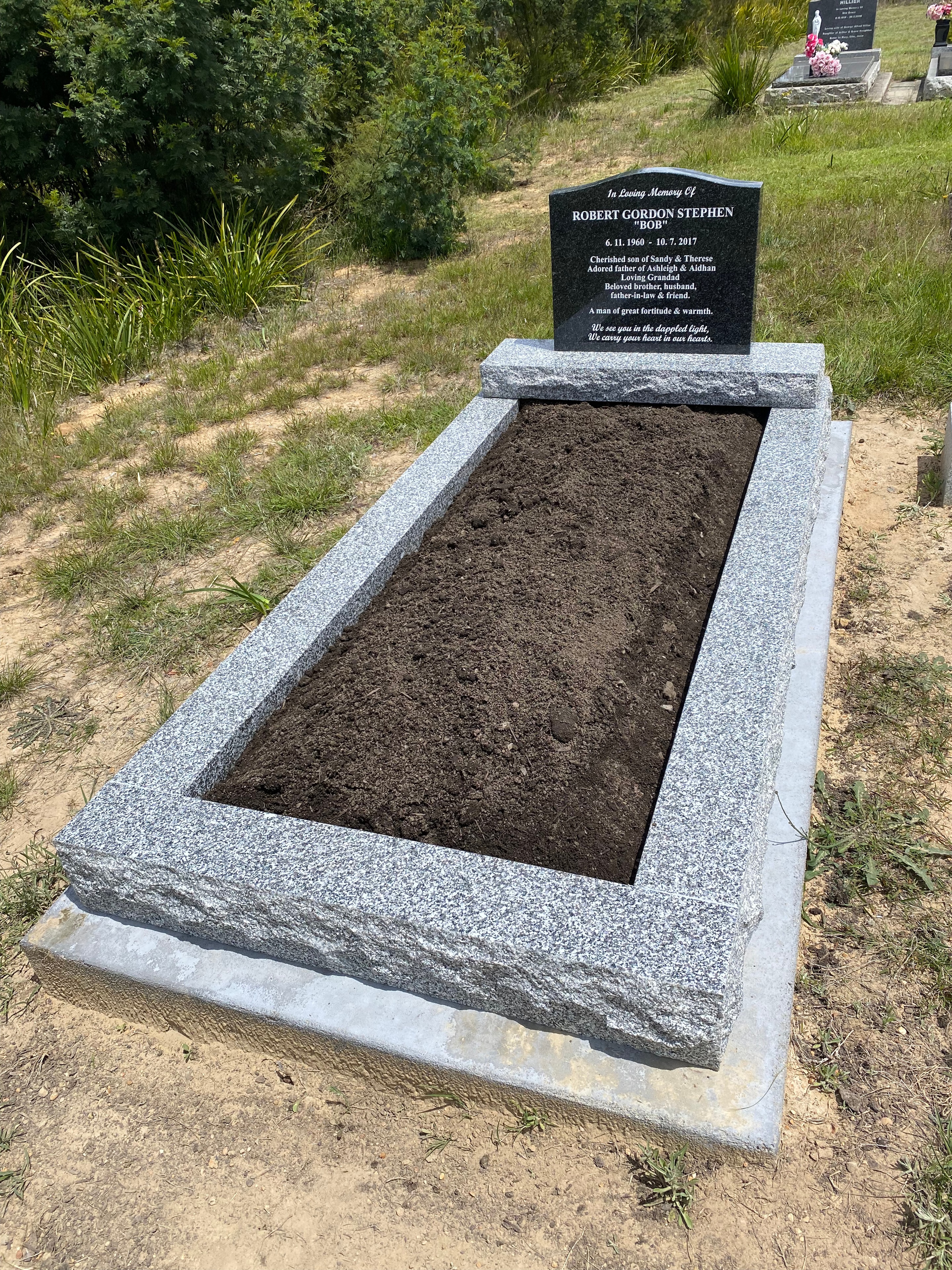 Grave memorial example 32