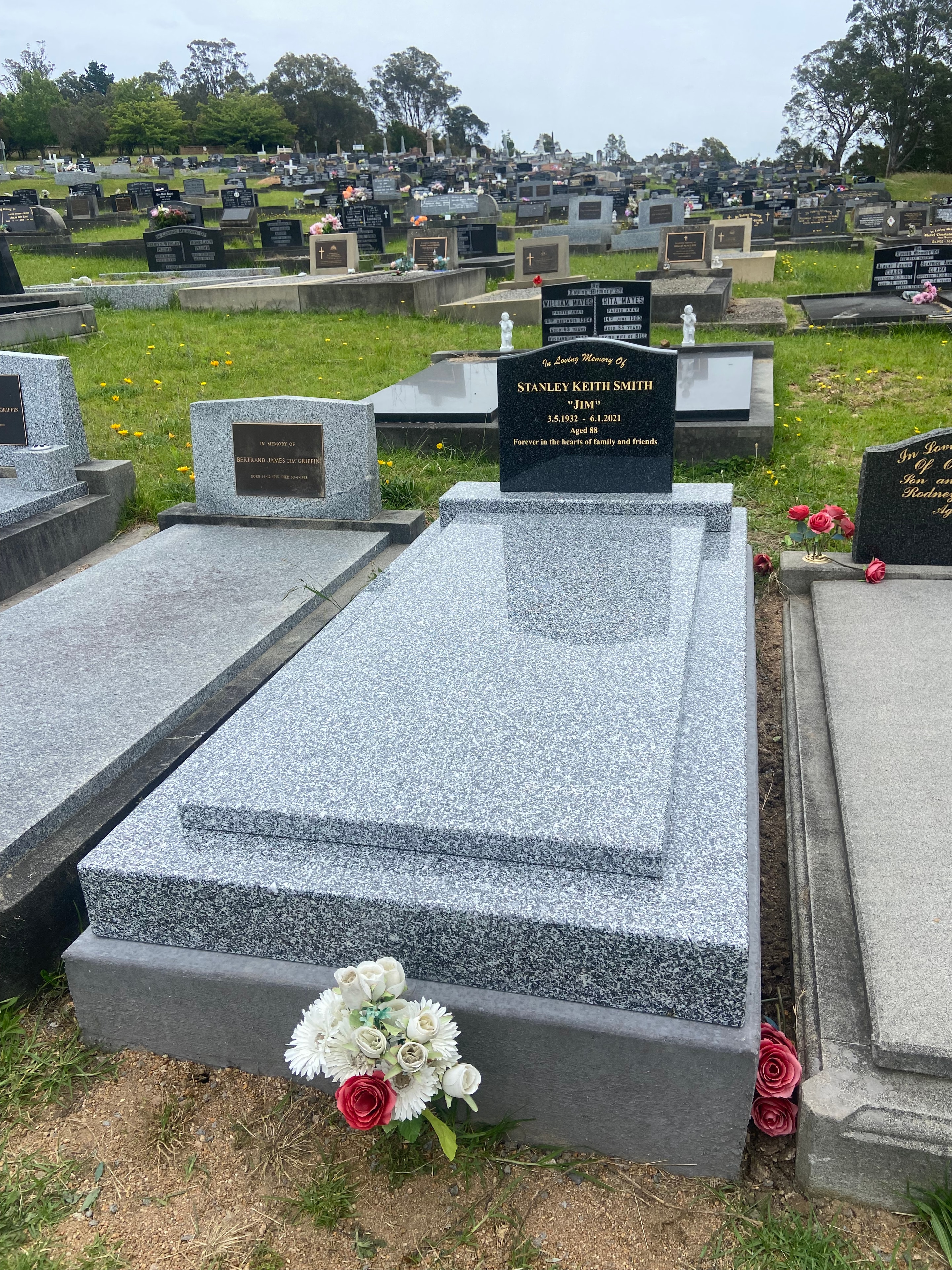 Grave memorial example 36