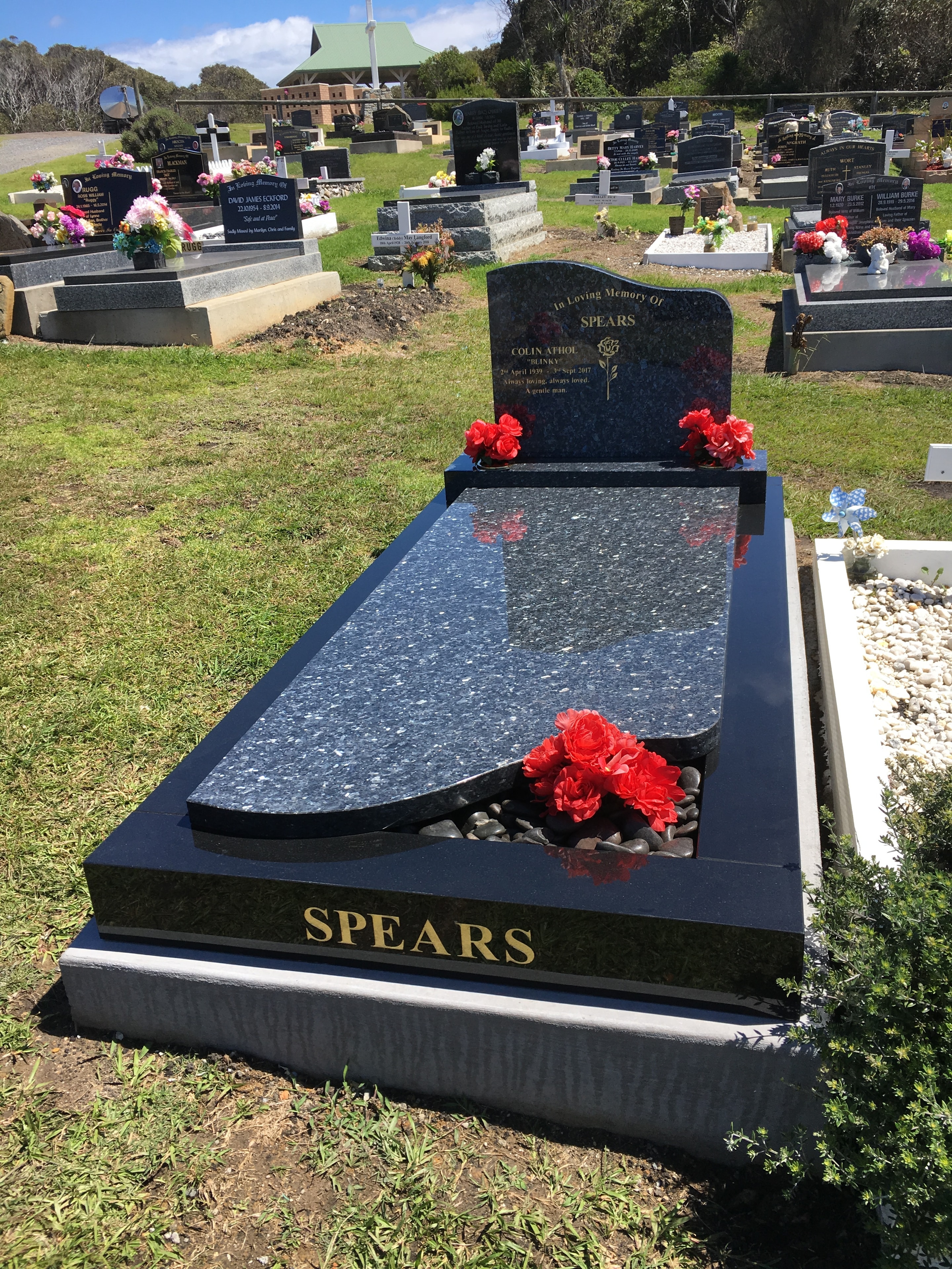 Grave memorial example 38