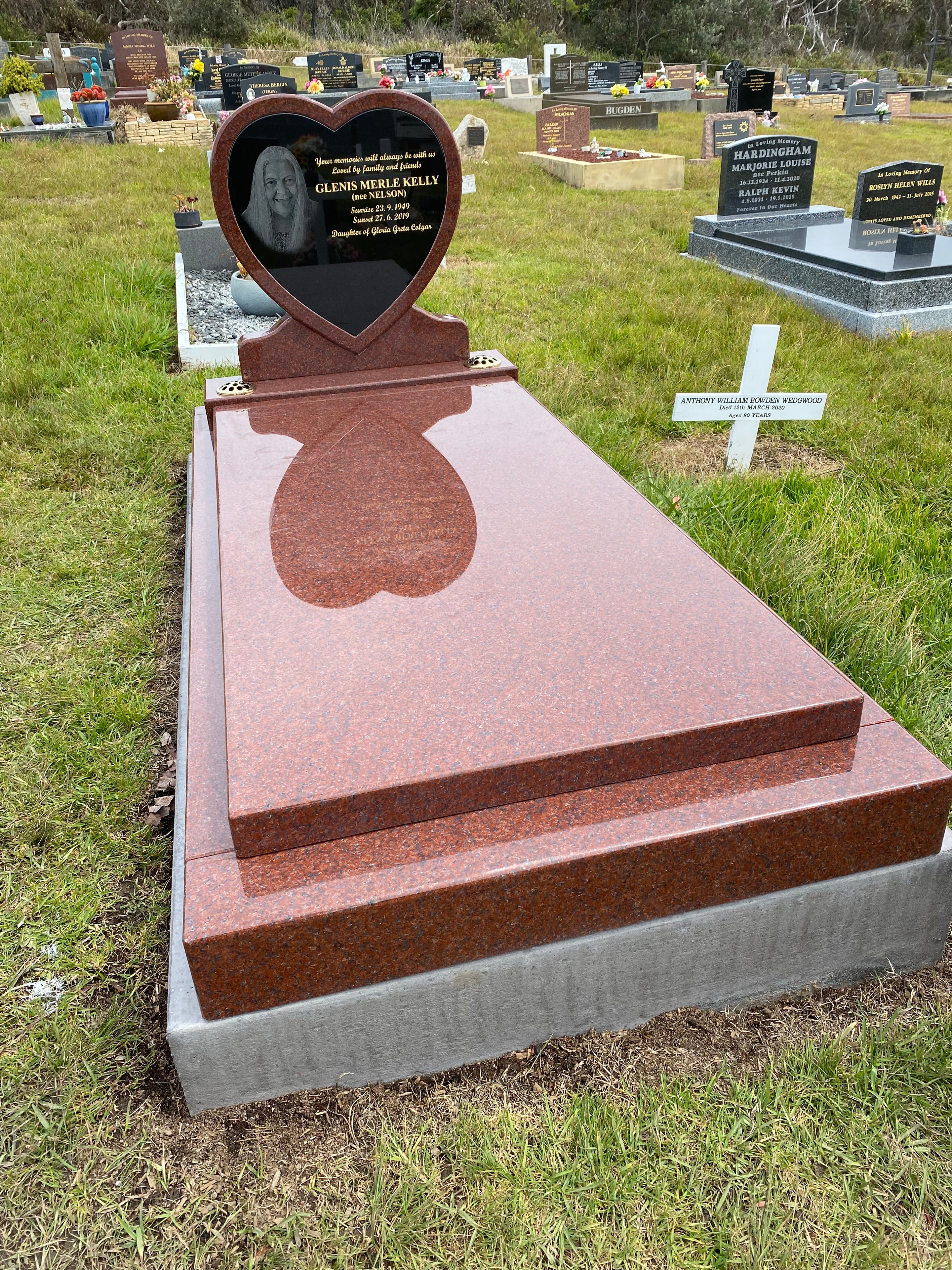 Grave memorial example 39