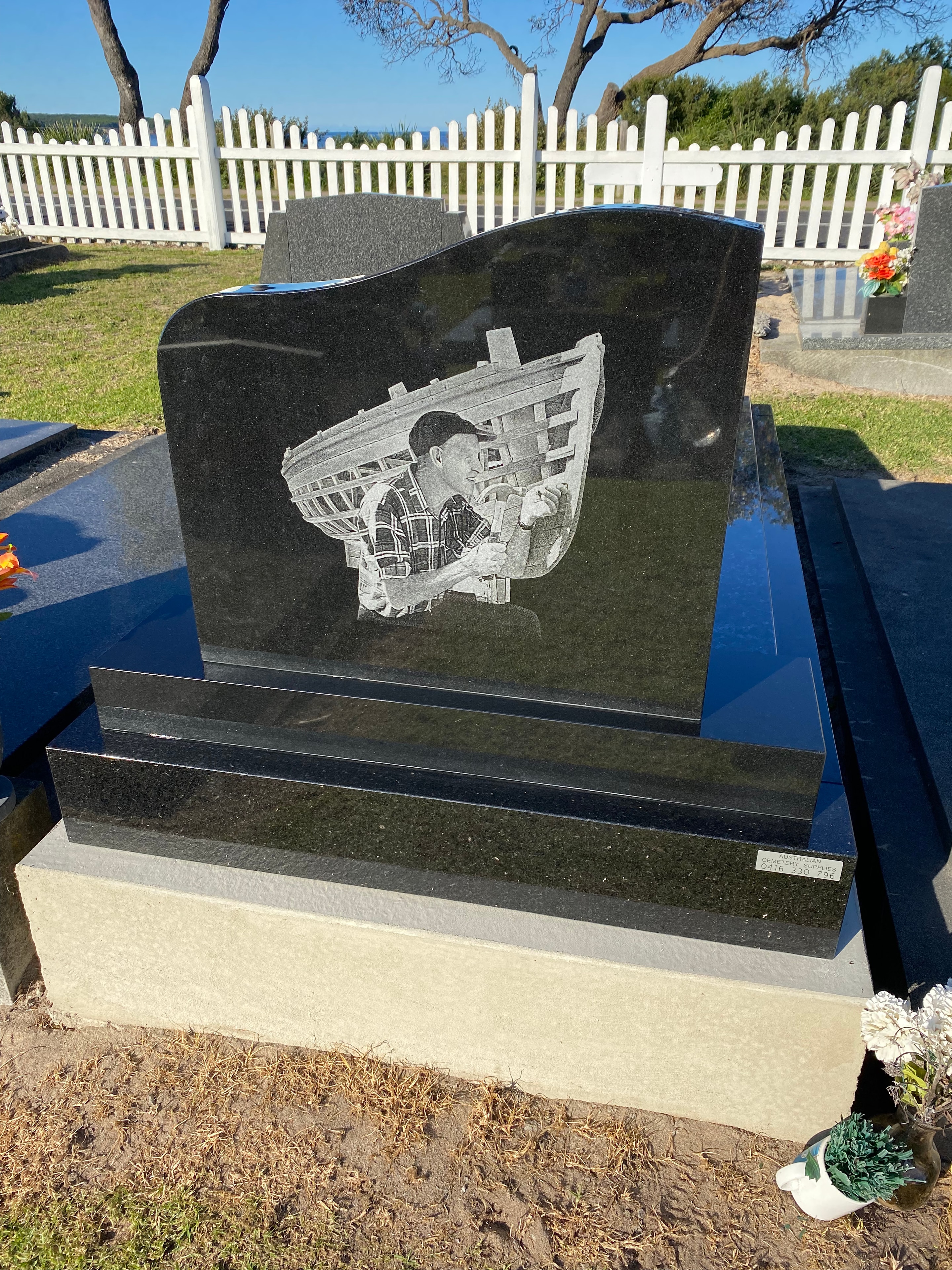 Grave memorial example 43