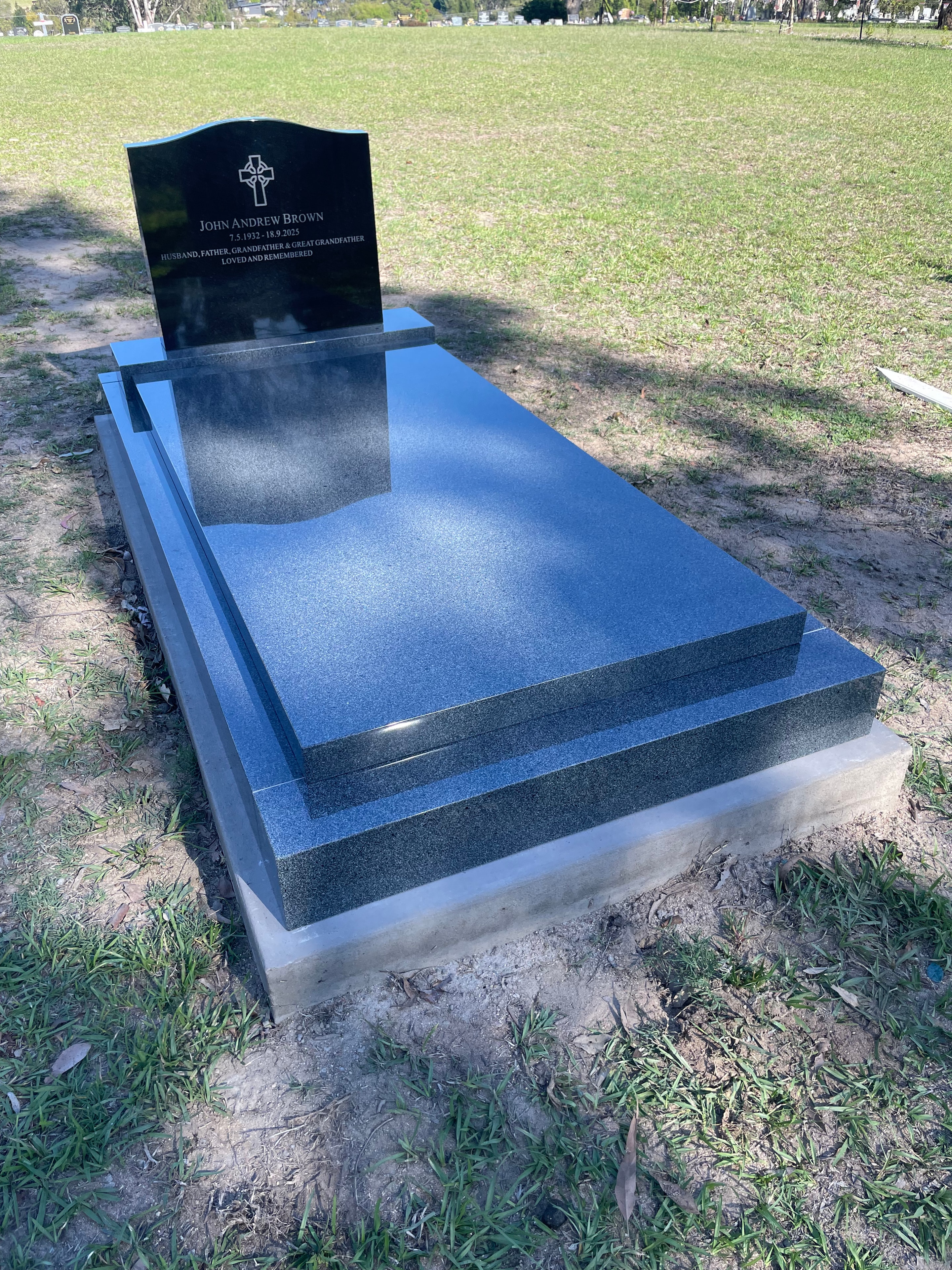 Grave memorial example 48