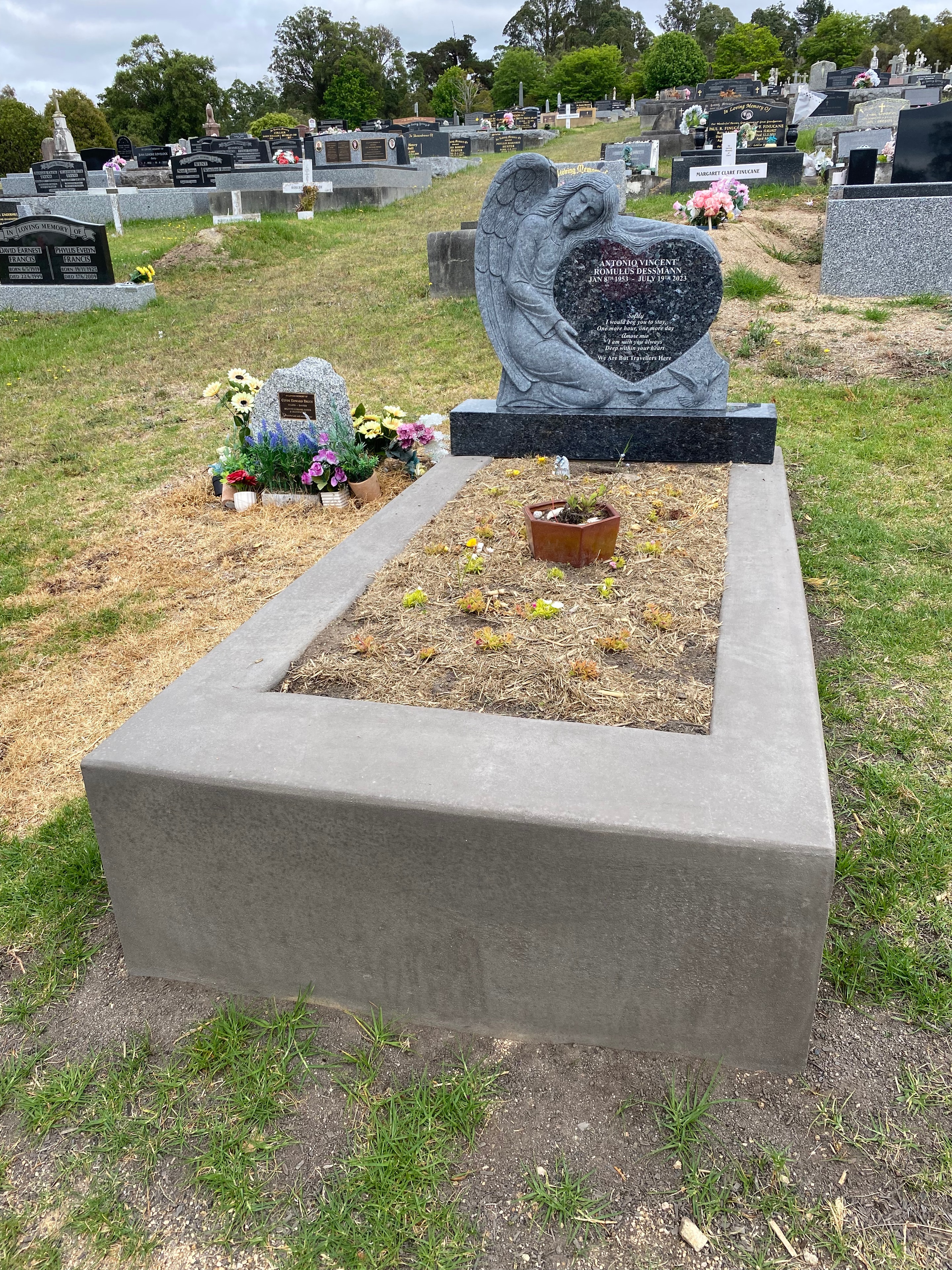 Grave memorial example 59