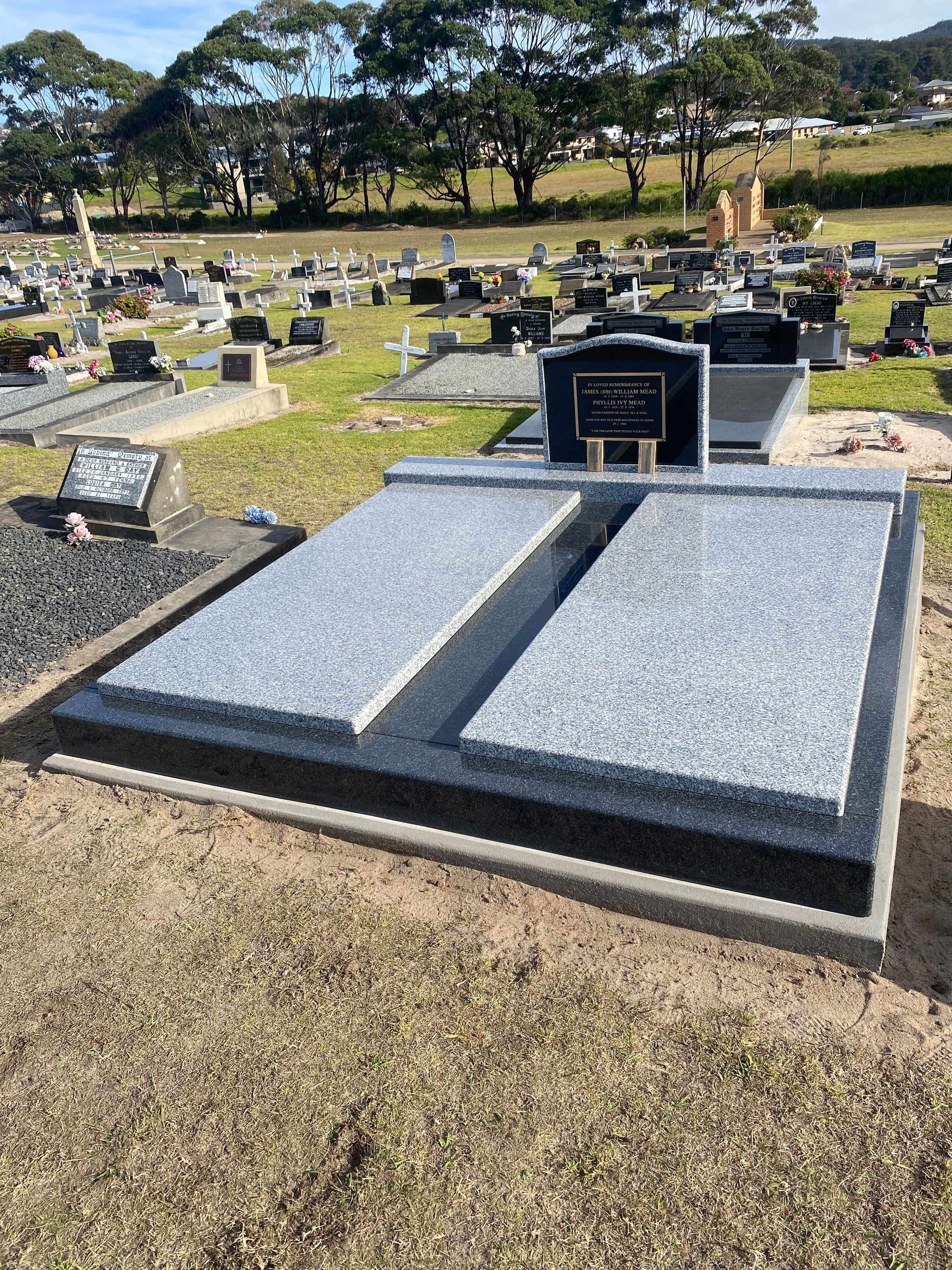 Grave memorial example 67