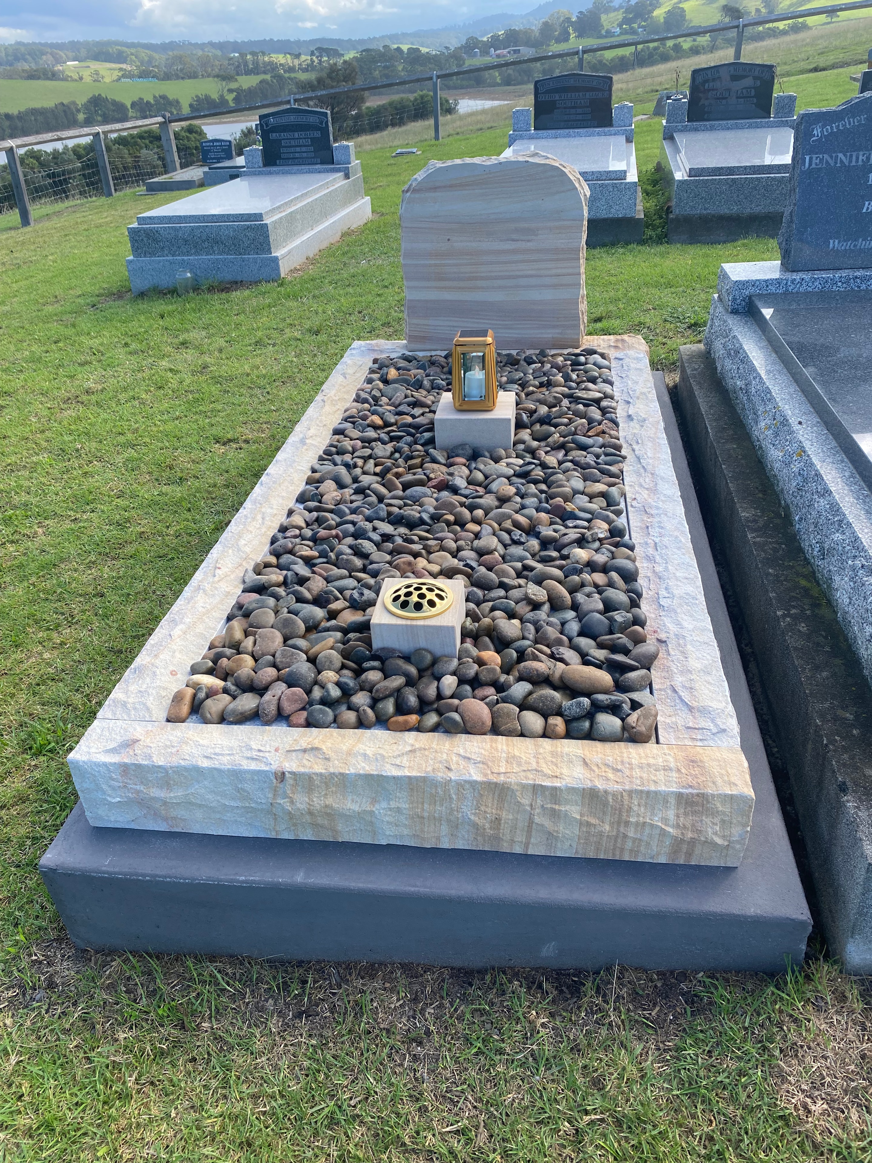 Grave memorial example 72