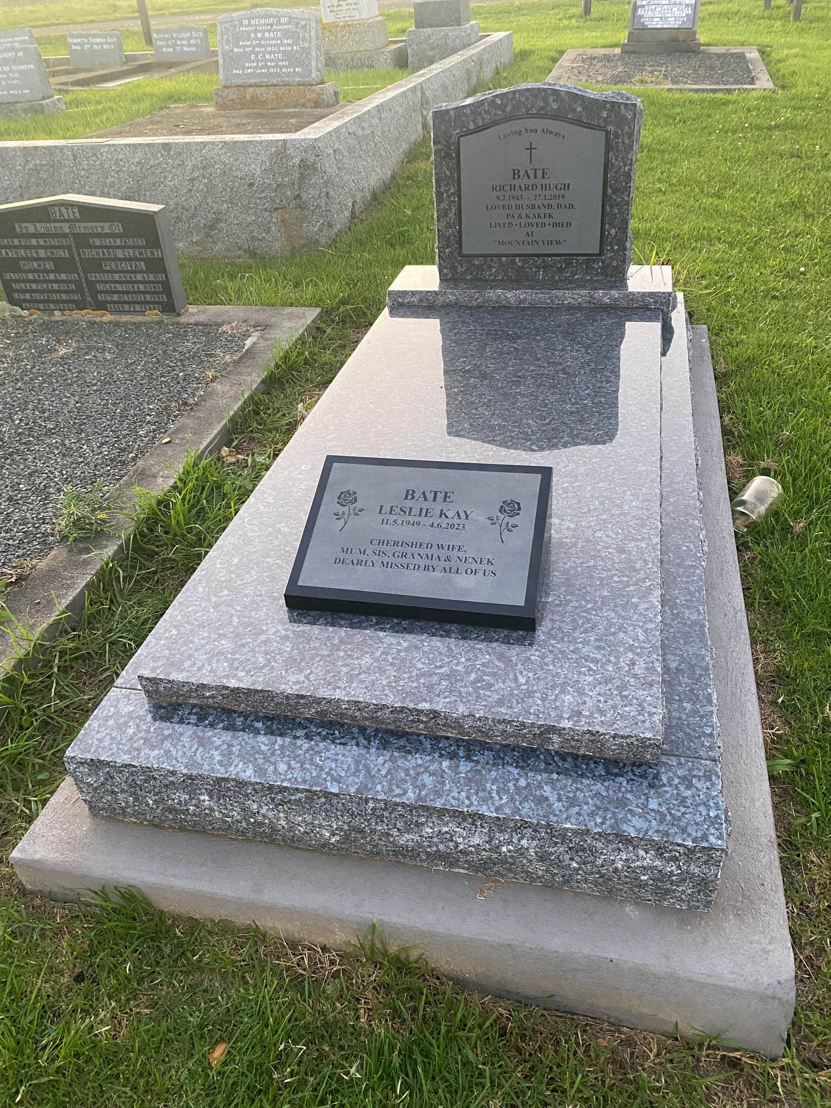 Grave memorial example 73