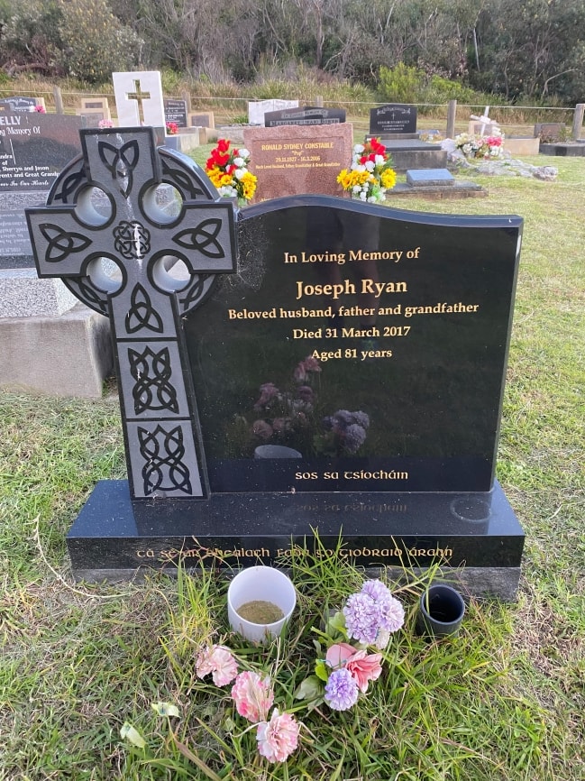 Headstone example 13