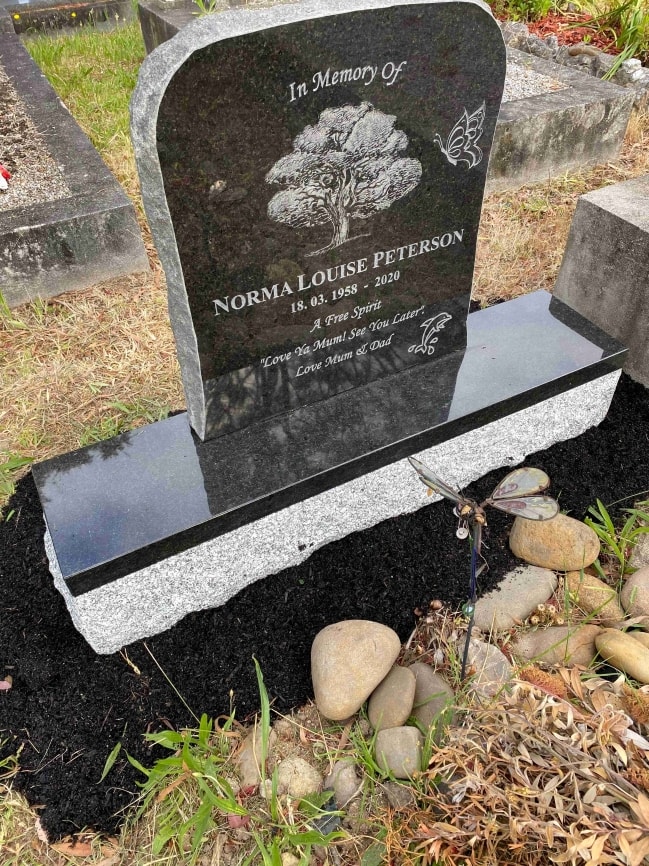 Headstone example 18