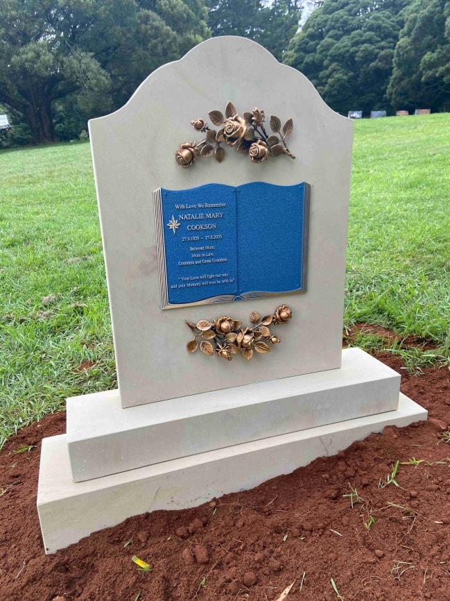 Headstone example 27