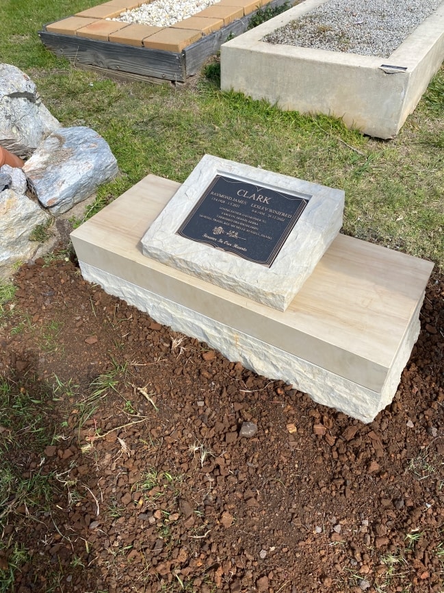 Headstone example 36